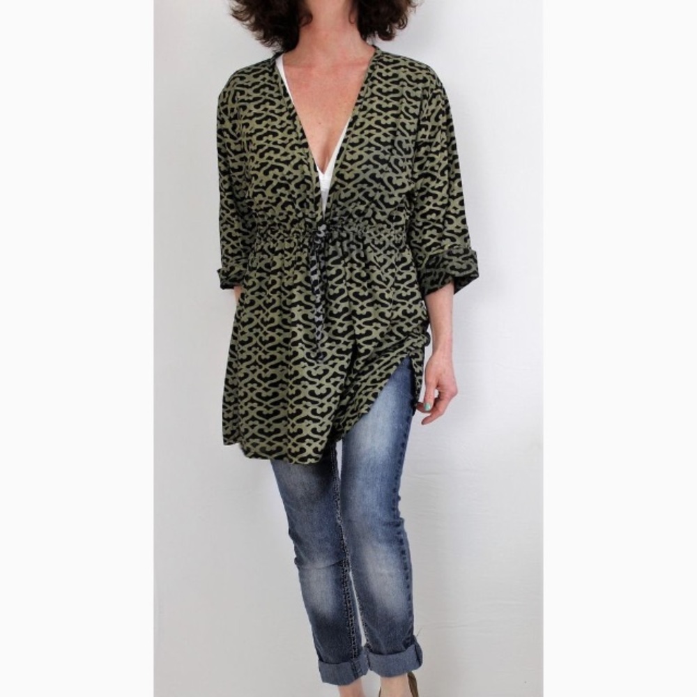 NWT me Mary Ellen peasant top